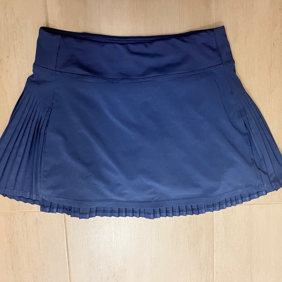 Athleta Girl Skort, Tennis Skirt, Pleated Back, Navy, Girls 14/XL or Women's S/M - Picture 1 of 8